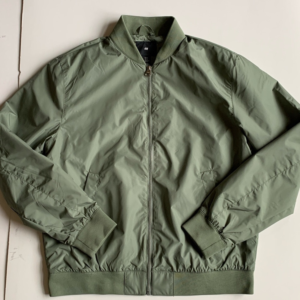 NWT H&M Loose Fit Bomber Lightweight Jacket Size Medium